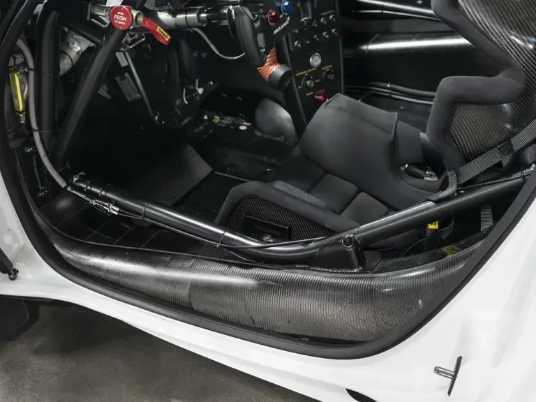 2023 McLaren Artura - Image 27 of 31