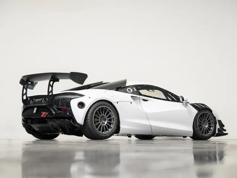 2023 McLaren Artura - Image 3 of 31