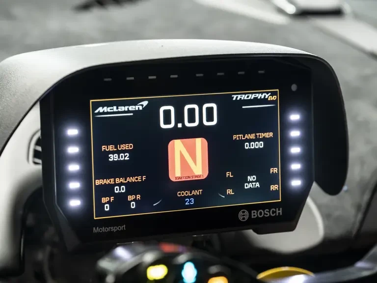 2023 McLaren Artura - Image 15 of 31
