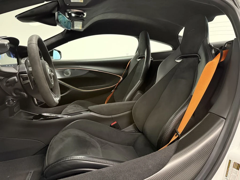 2023 McLaren Artura - Image 11 of 17