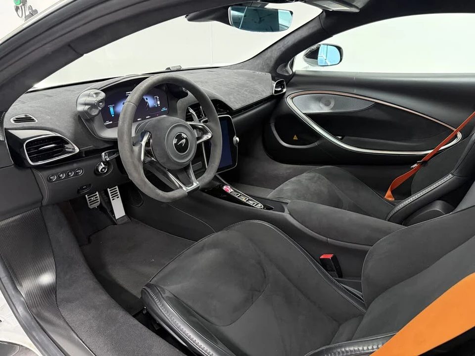 2023 McLaren Artura - Image 10 of 17