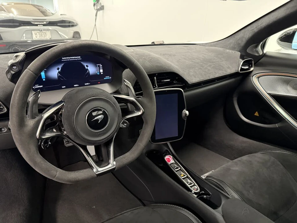 2023 McLaren Artura - Image 12 of 17
