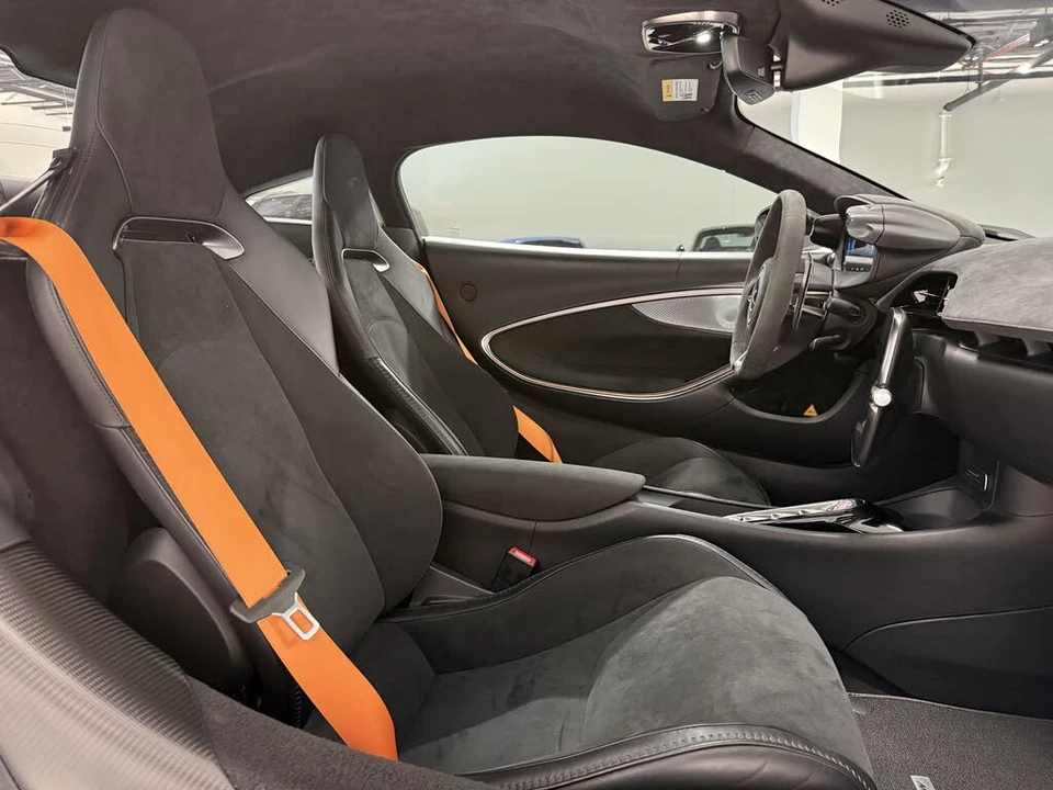 2023 McLaren Artura - Image 16 of 17