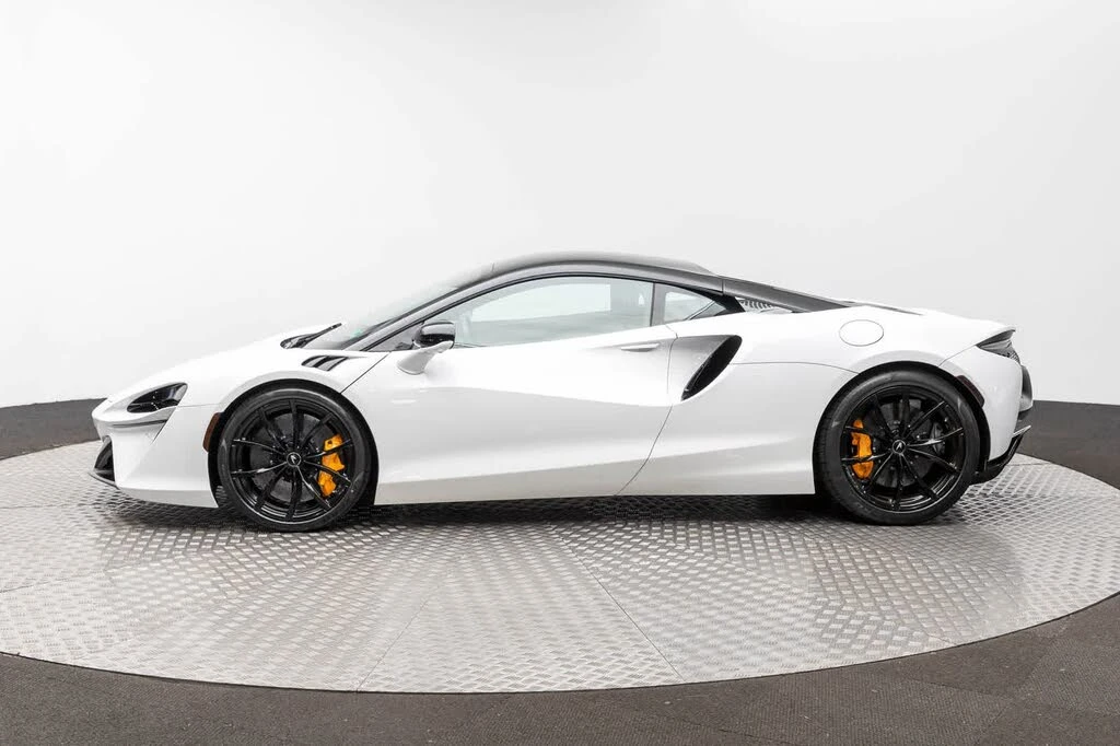 2023 McLaren Artura - Image 3 of 31
