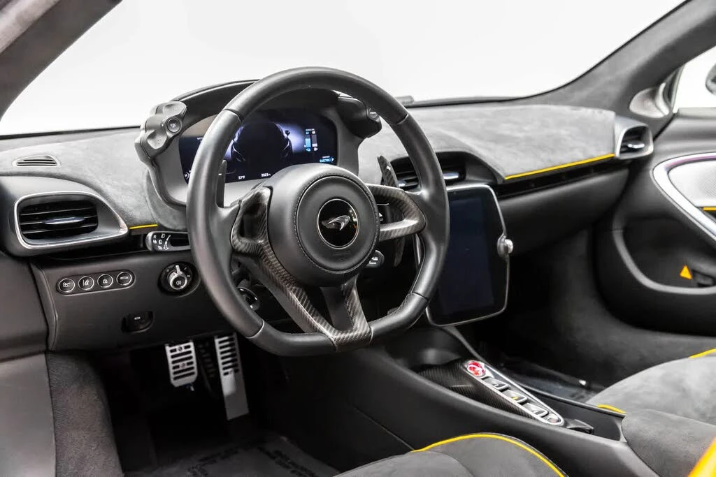2023 McLaren Artura - Image 2 of 31