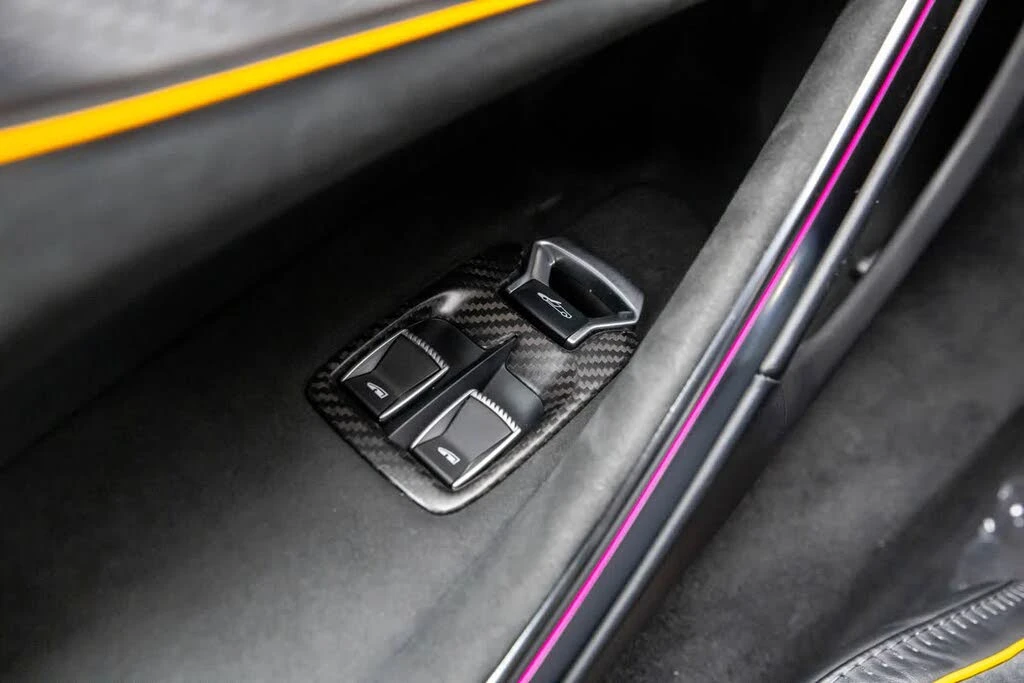 2023 McLaren Artura - Image 28 of 31