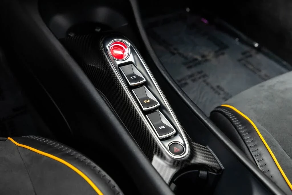 2023 McLaren Artura - Image 14 of 31