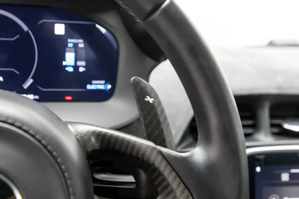2023 McLaren Artura - Image 24 of 31