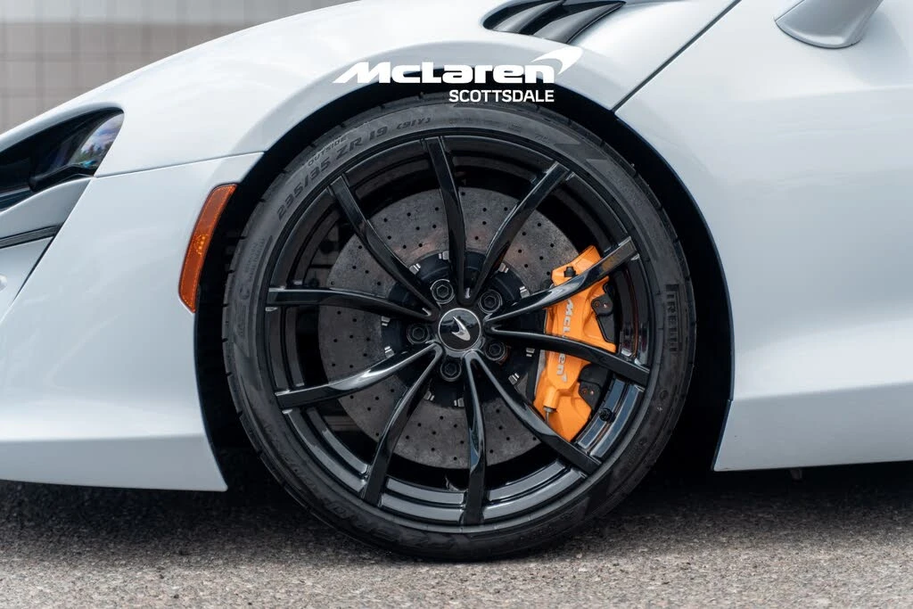 2023 McLaren Artura - Image 27 of 30