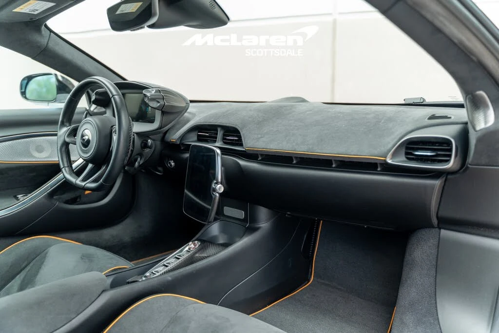 2023 McLaren Artura - Image 17 of 30
