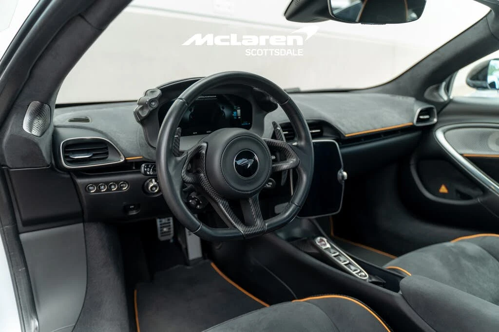 2023 McLaren Artura - Image 13 of 30