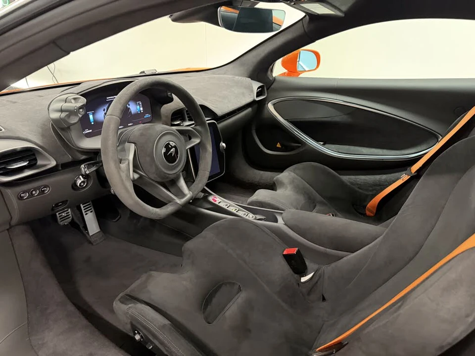 2023 McLaren Artura - Image 2 of 15