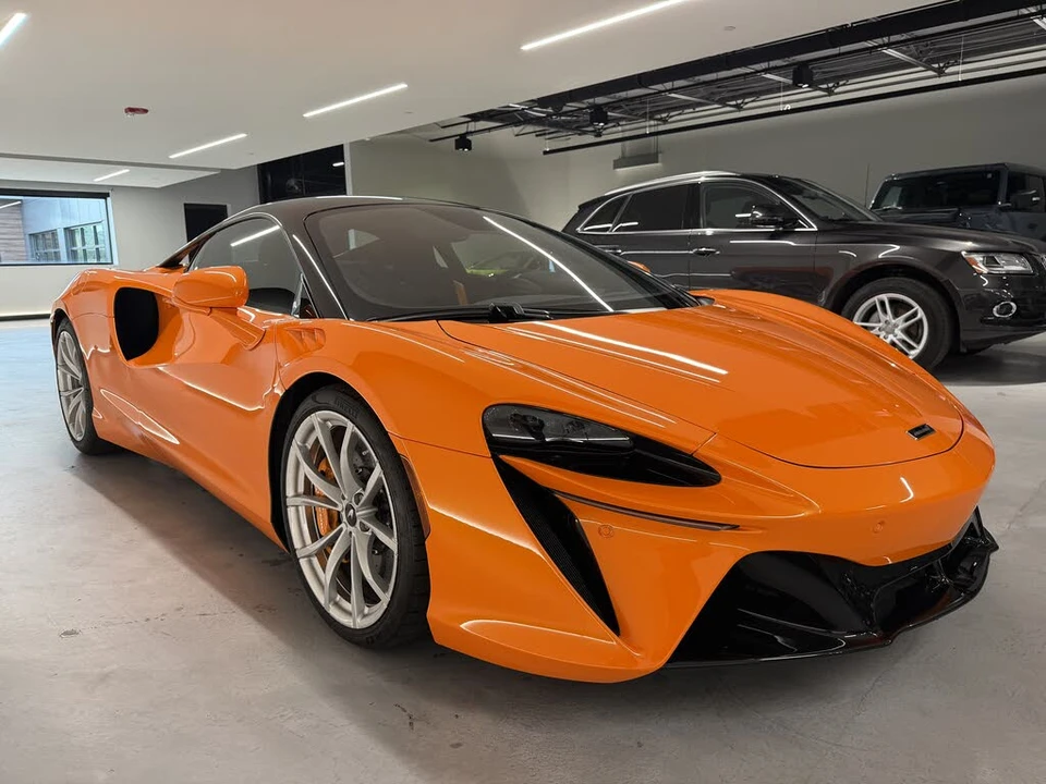 2023 McLaren Artura - Image 5 of 15