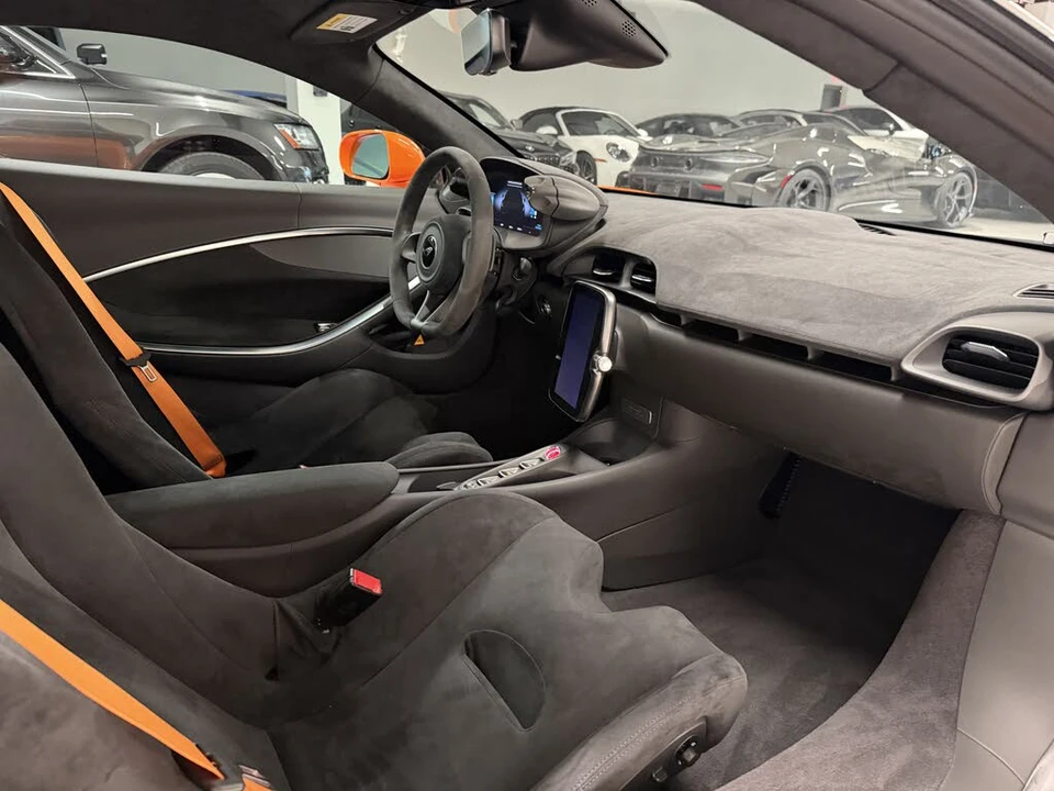 2023 McLaren Artura - Image 13 of 15
