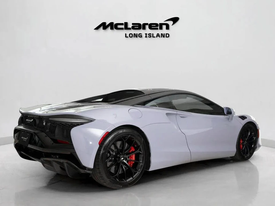 2023 McLaren Artura - Image 7 of 31