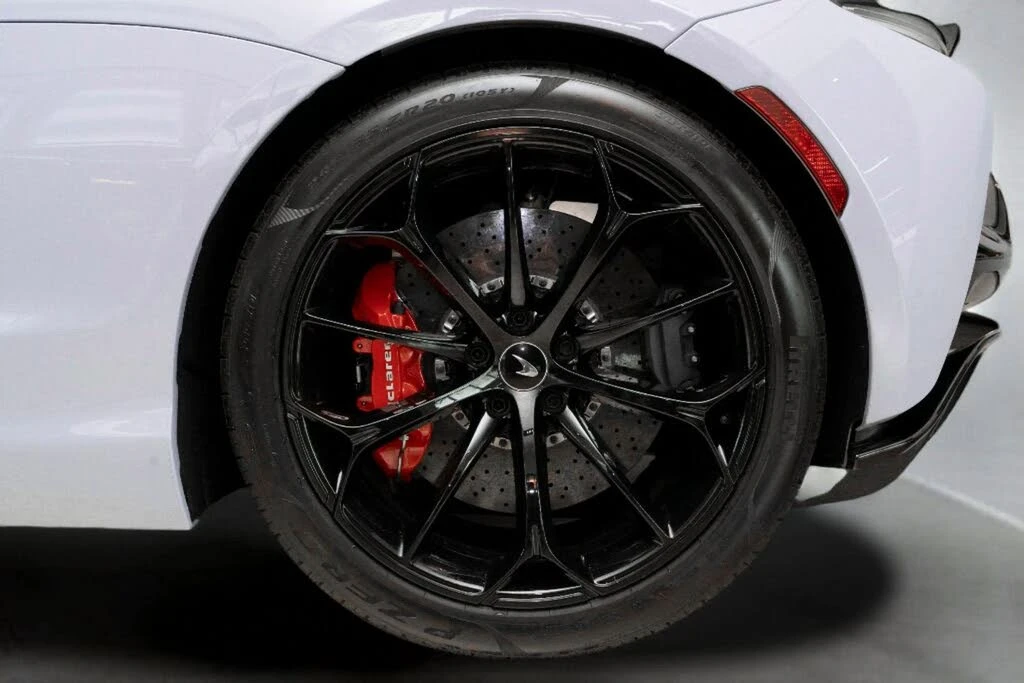 2023 McLaren Artura - Image 11 of 31
