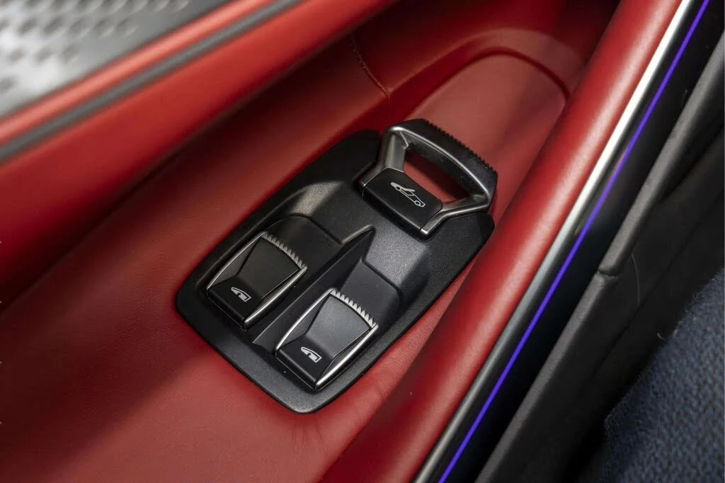 2023 McLaren Artura - Image 19 of 31