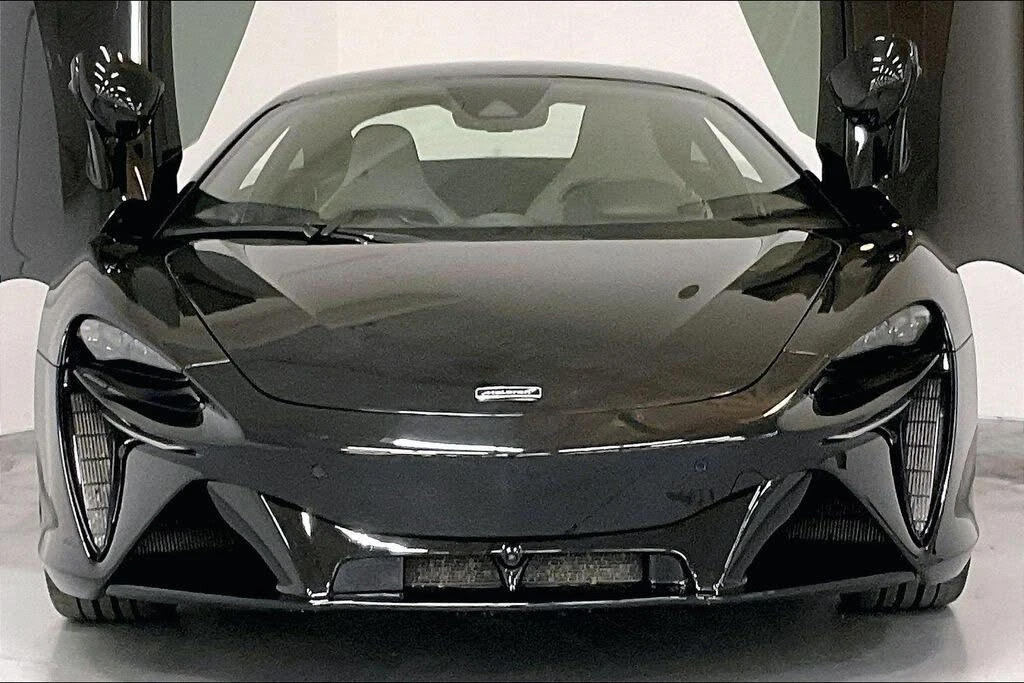 2023 McLaren Artura - Image 2 of 31