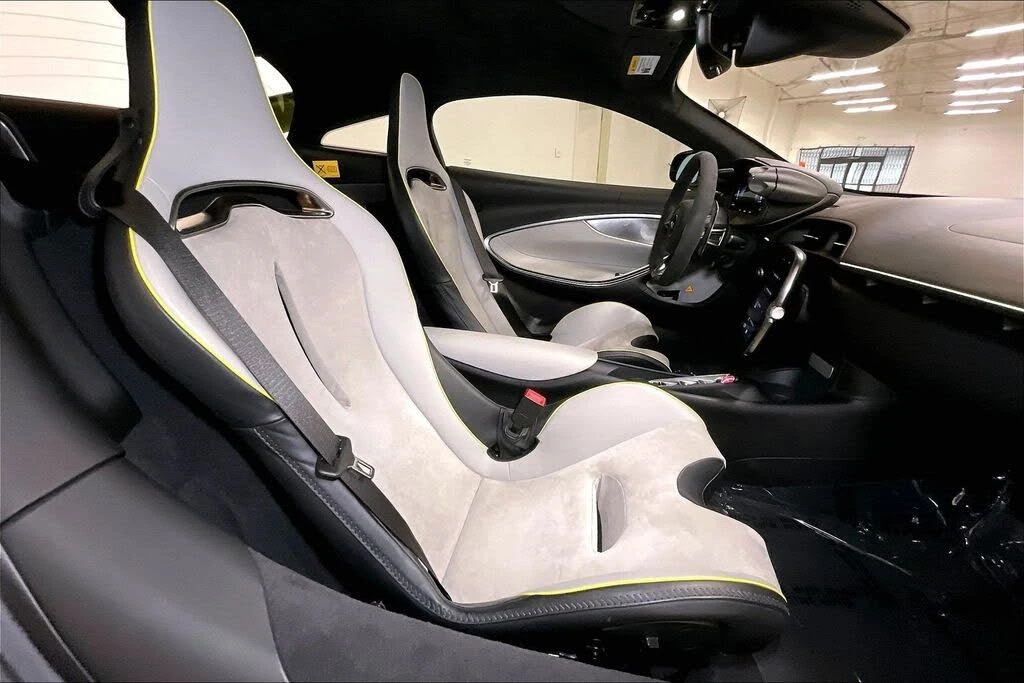 2023 McLaren Artura - Image 28 of 31