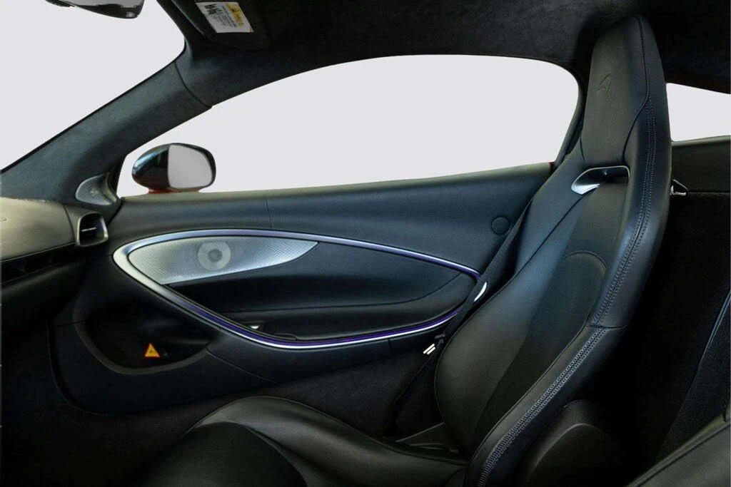 2023 McLaren Artura - Image 13 of 31