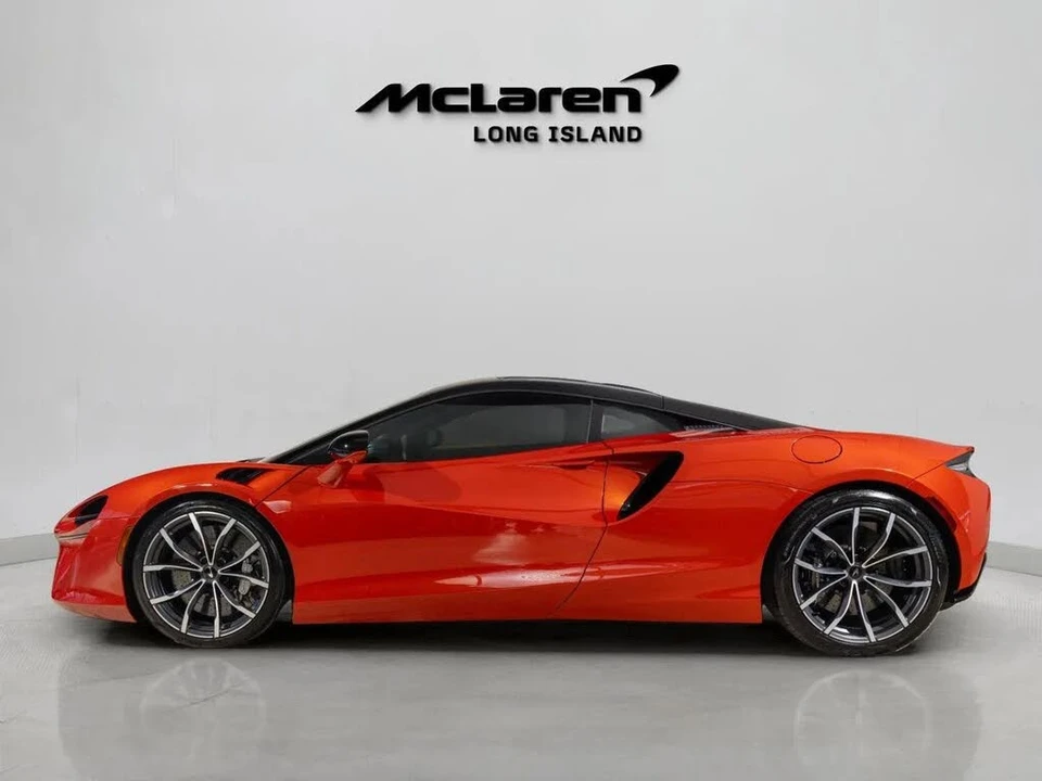 2023 McLaren Artura - Image 8 of 31