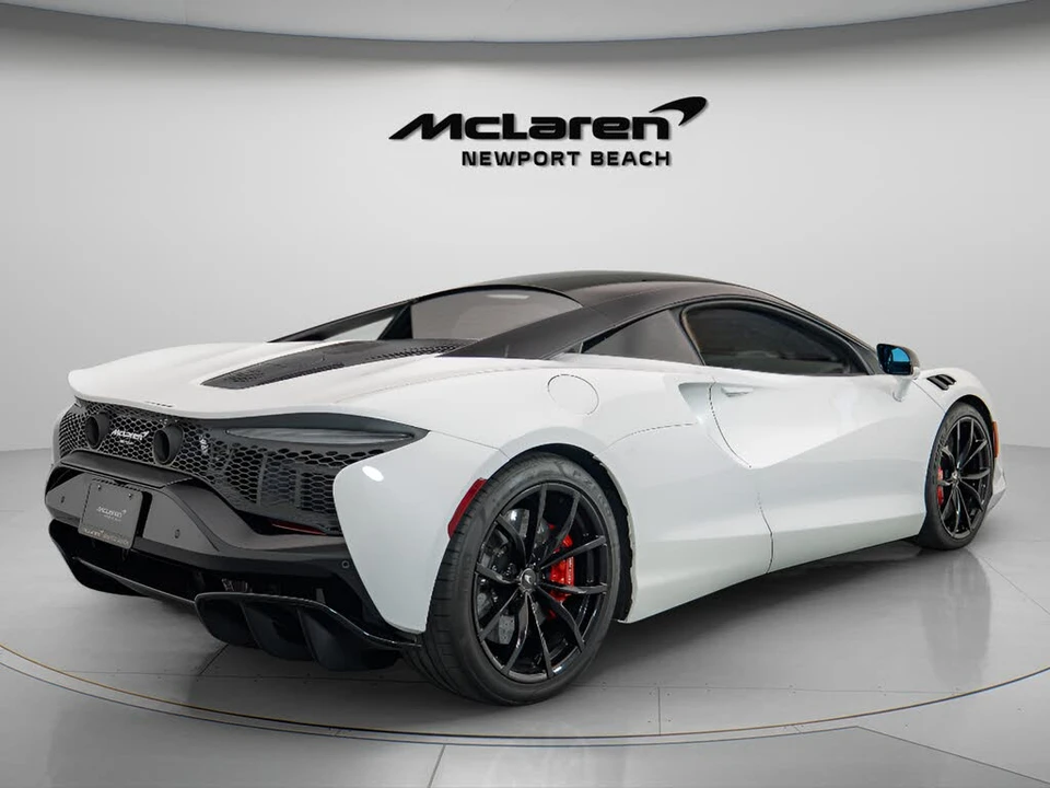 2023 McLaren Artura - Image 6 of 18