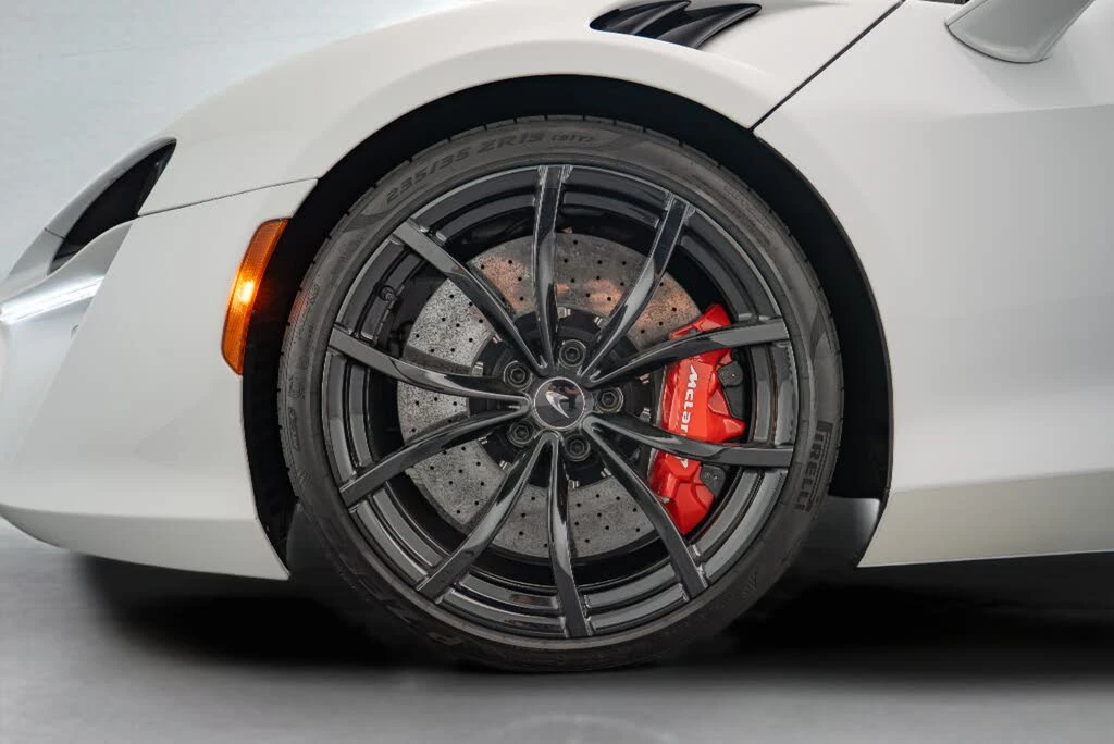 2023 McLaren Artura - Image 17 of 18