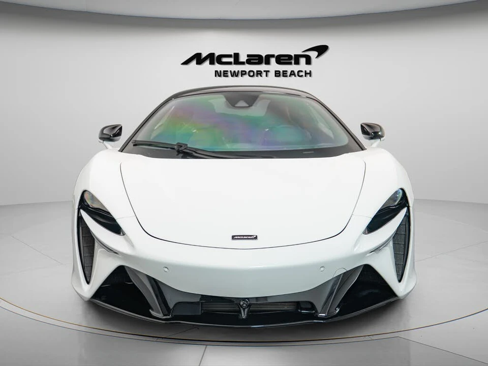 2023 McLaren Artura - Image 2 of 18