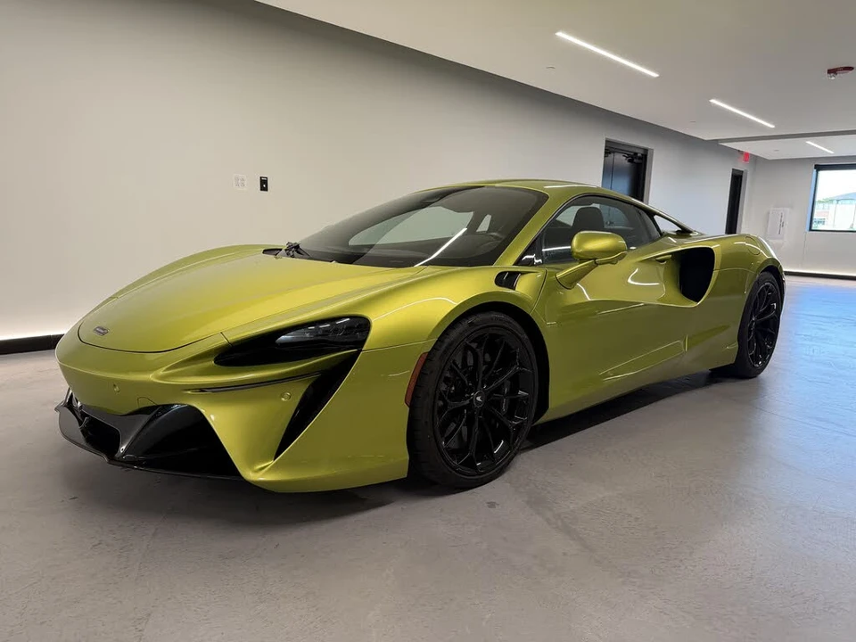 2023 McLaren Artura - Image 7 of 14
