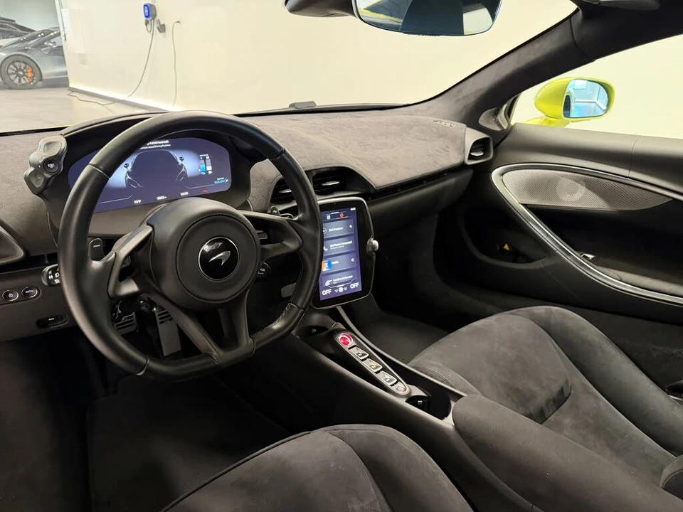 2023 McLaren Artura - Image 10 of 14