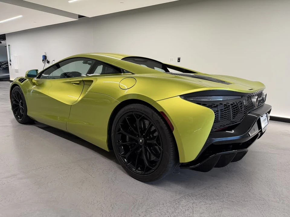 2023 McLaren Artura - Image 3 of 14
