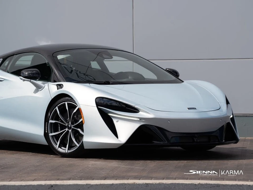 2023 McLaren Artura - Image 7 of 31