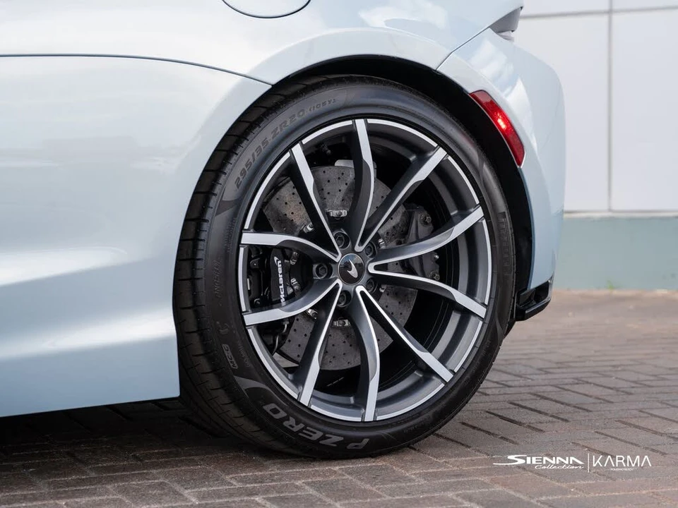 2023 McLaren Artura - Image 10 of 31