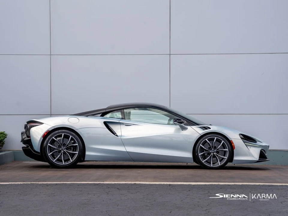 2023 McLaren Artura - Image 11 of 31