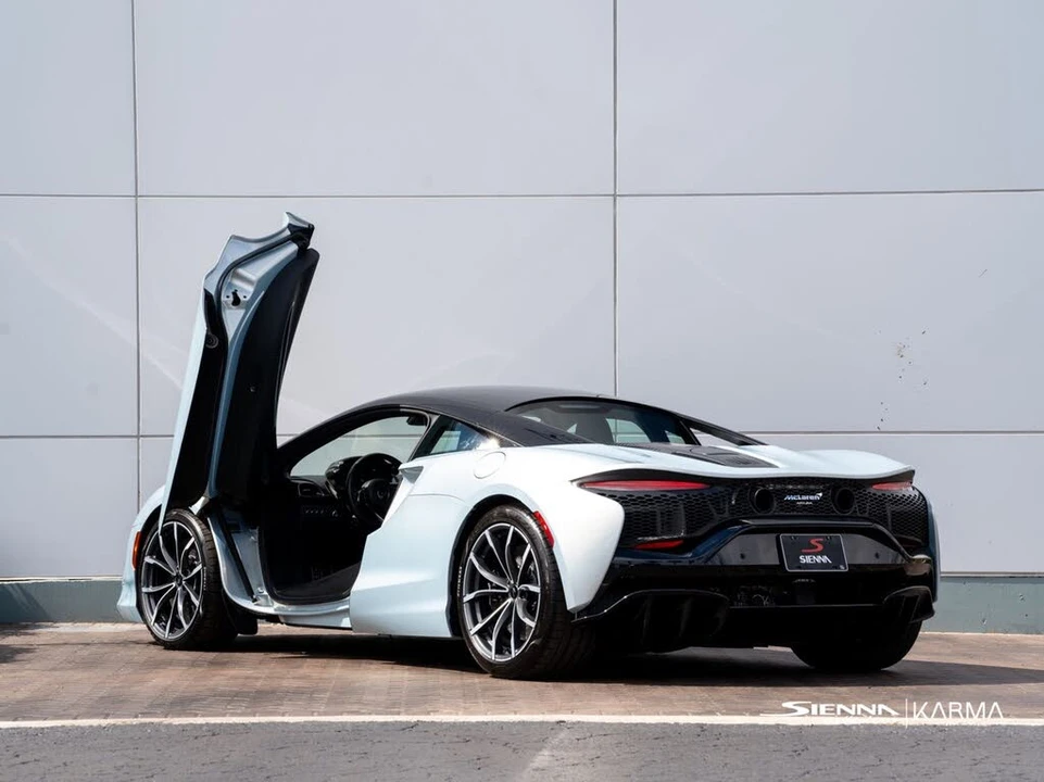 2023 McLaren Artura - Image 22 of 31