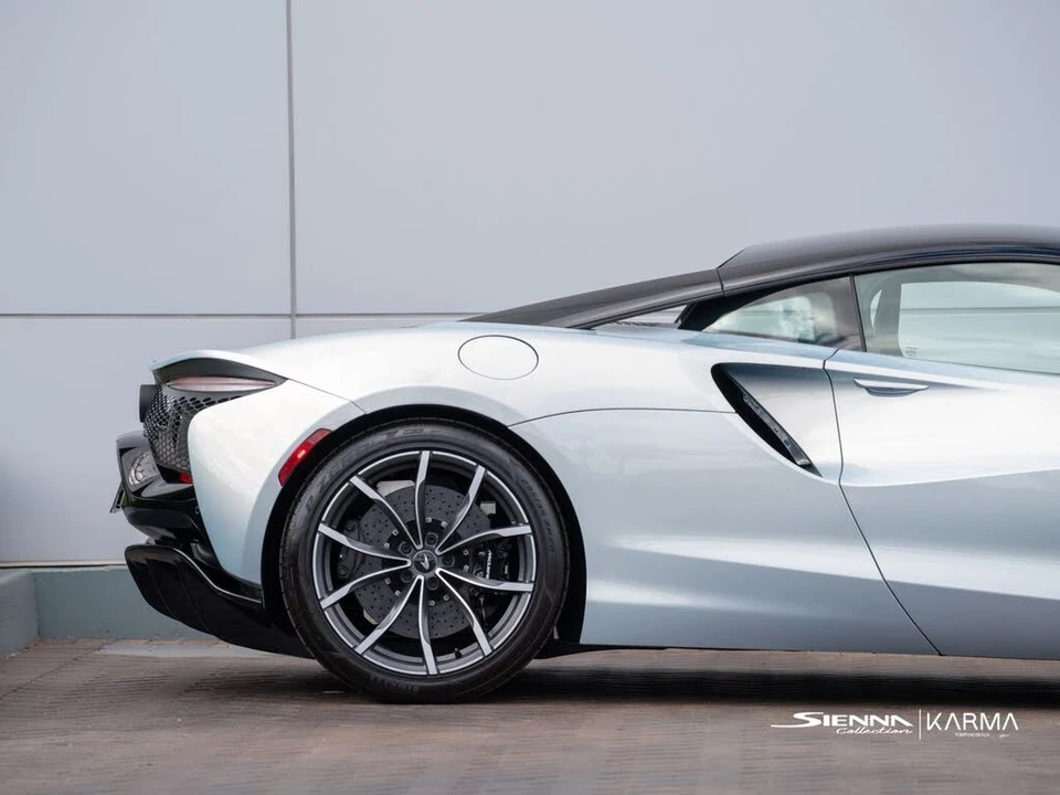 2023 McLaren Artura - Image 12 of 31