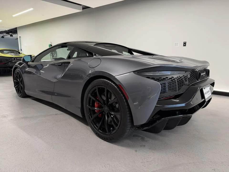 2023 McLaren Artura - Image 3 of 18