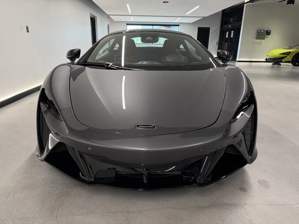 2023 McLaren Artura - Image 9 of 18