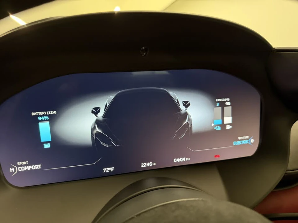 2023 McLaren Artura - Image 15 of 18