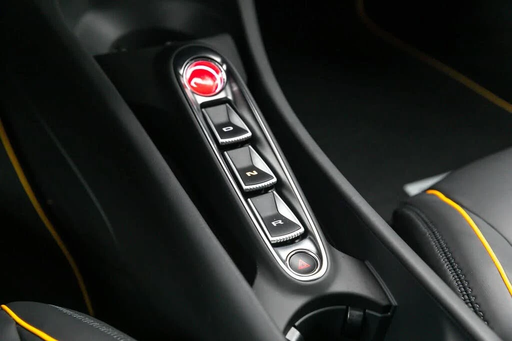2023 McLaren Artura - Image 22 of 27