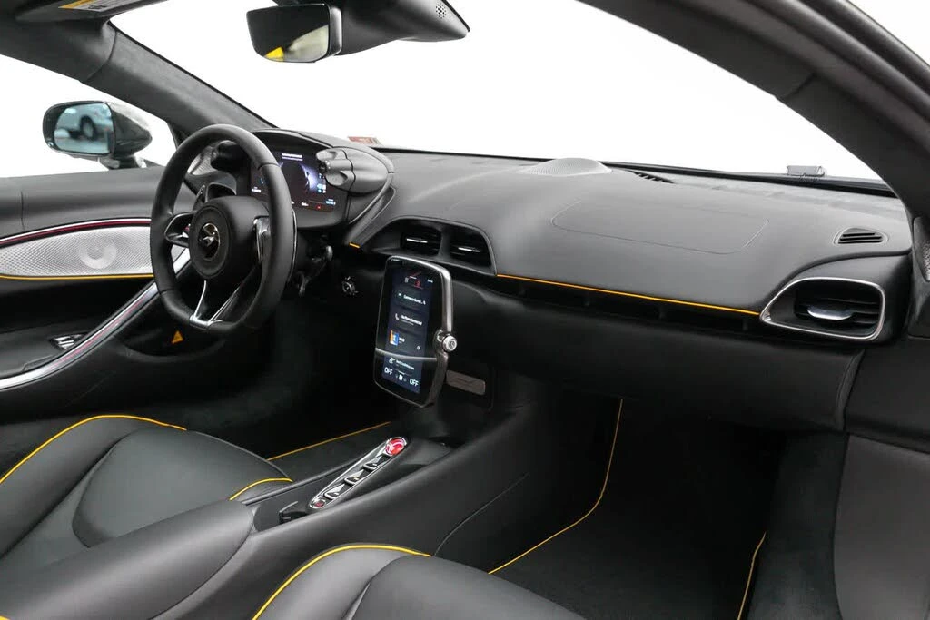 2023 McLaren Artura - Image 25 of 27