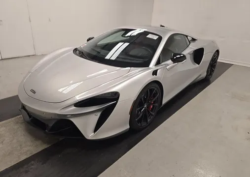 2023 McLaren Artura