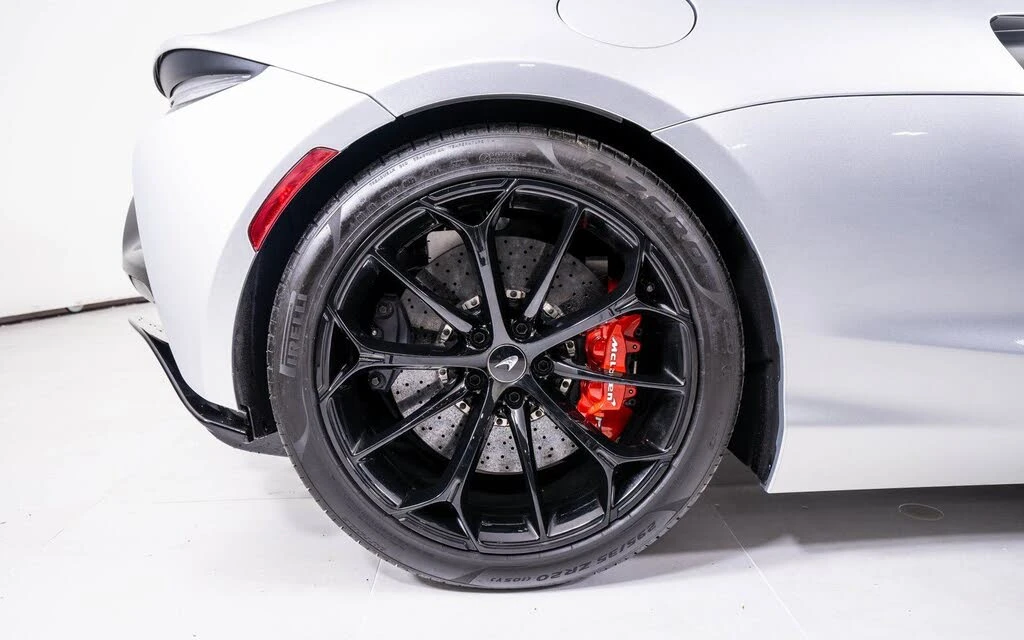 2023 McLaren Artura - Image 14 of 20