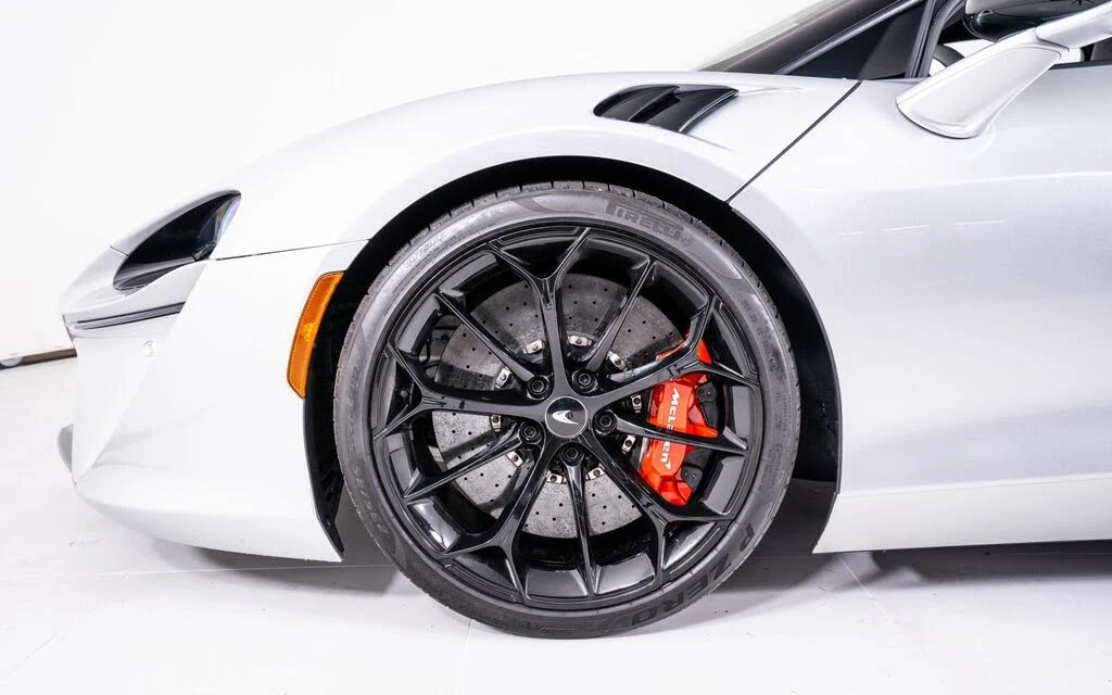2023 McLaren Artura - Image 12 of 20
