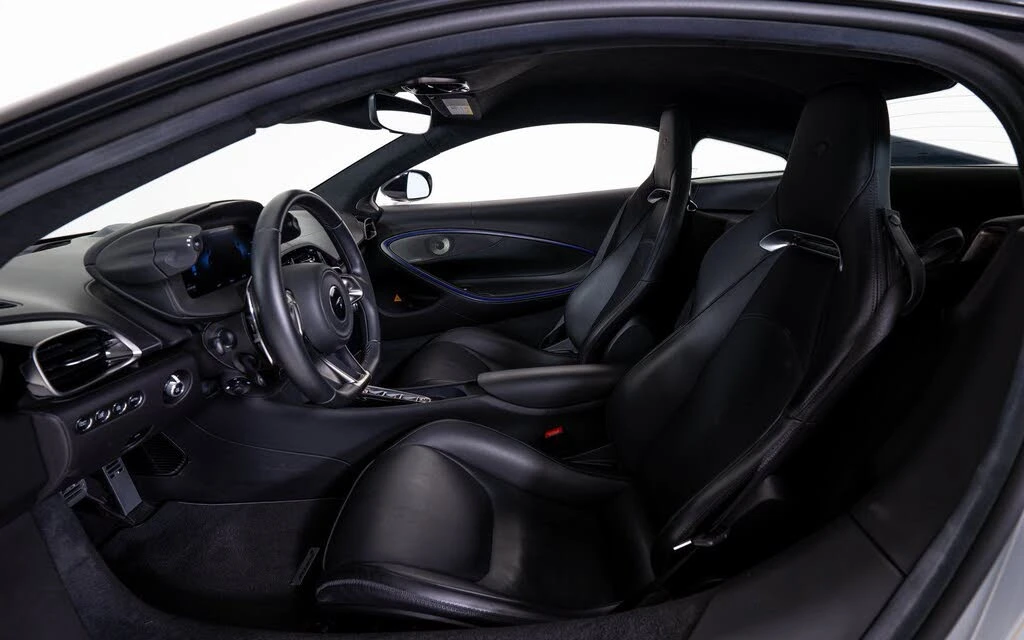 2023 McLaren Artura - Image 17 of 20