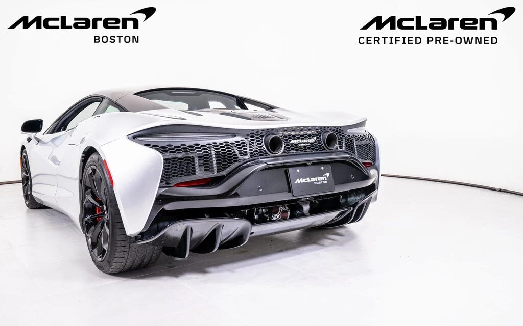 2023 McLaren Artura - Image 10 of 20