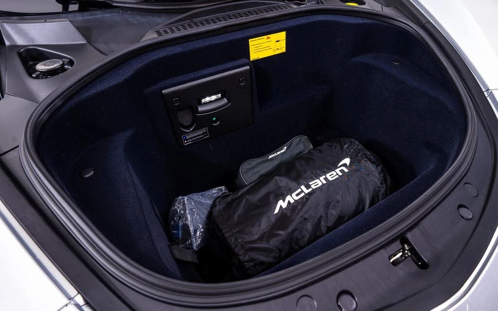 2023 McLaren Artura - Image 20 of 20