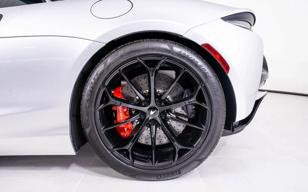 2023 McLaren Artura - Image 13 of 20