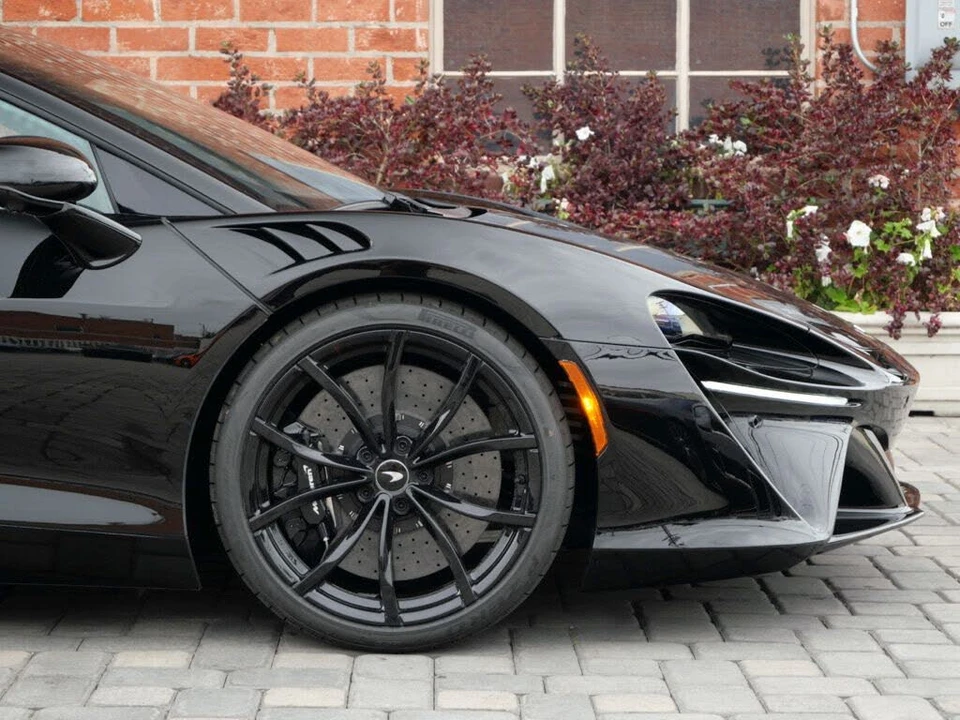 2023 McLaren Artura - Image 7 of 24
