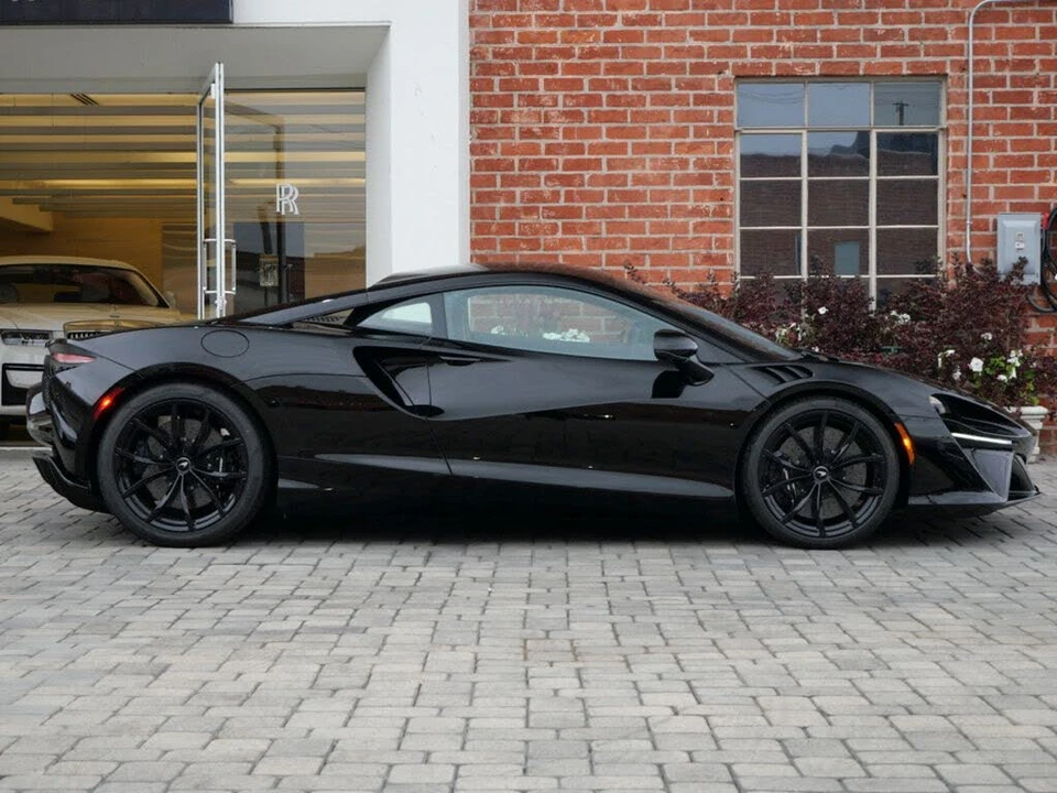 2023 McLaren Artura - Image 3 of 24
